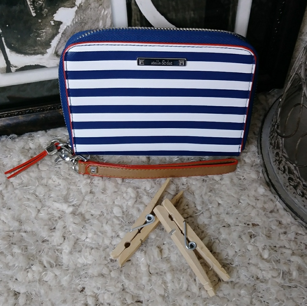 NWOT Stella and Dot Wristlet!